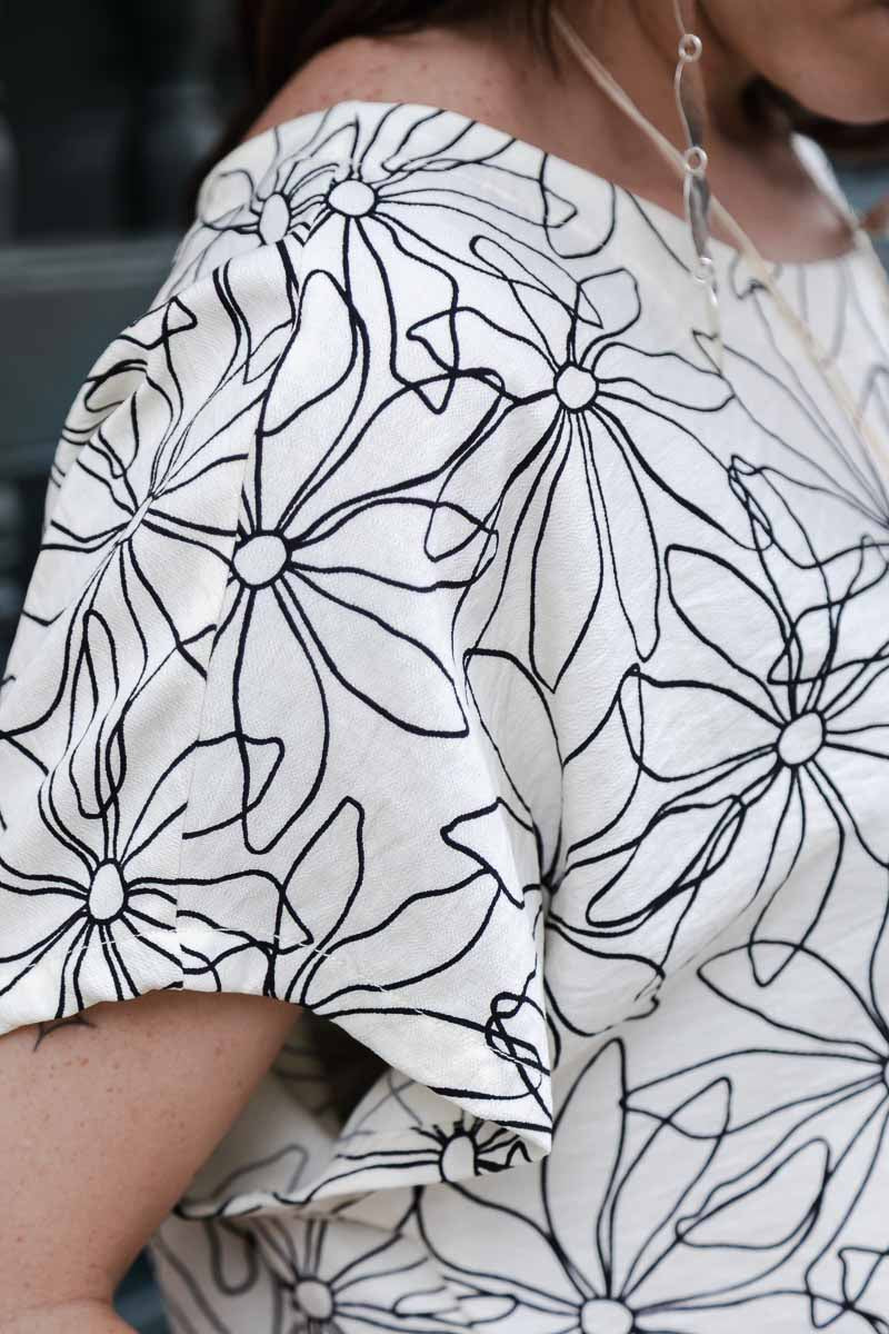 Blusa Amalia con mangas cuello redondo - Dali print